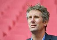 Van der Sar deixa UTI e espera receber alta na próxima semana