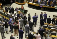 Vídeo: petista e bolsonarista quase saem no tapa na Câmara