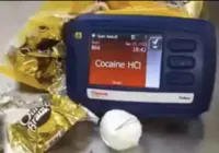 Vídeo: traficante esconde cocaína em embalagens de "Ouro Branco"