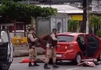 Vídeo: trio suspeito de roubo é preso no Rio Vermelho