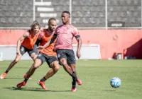 Vitória encerra preparação em Salvador e parte rumo ao Sul do país