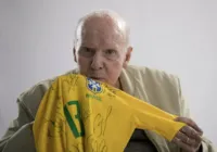 Zagallo apresenta "melhora" após ser internado no Rio com infecção
