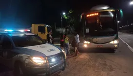 Mulher diz não ter sido paga por sexo dentro de ônibus; vídeo