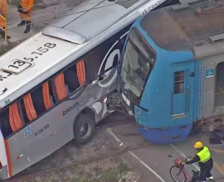 Acidente entre ônibus e trem deixa 13 feridos no Rio de Janeiro