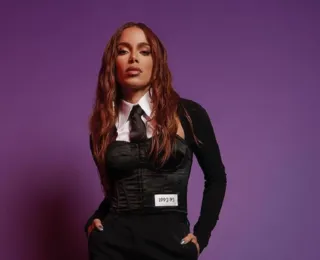 Anitta diz que teve relógio de R$ 105 mil roubado em viagem