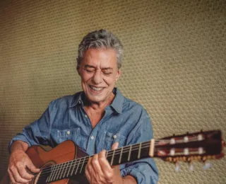 Aos 79 anos, Chico Buarque é submetido a cirurgia no joelho