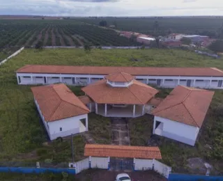 Após 10 anos, obra de escola de R$ 1 milhão segue parada na Bahia
