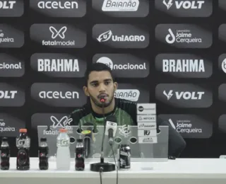 Arcanjo revela sonho no Vitória: "Subir para a Série A e ser campeão"