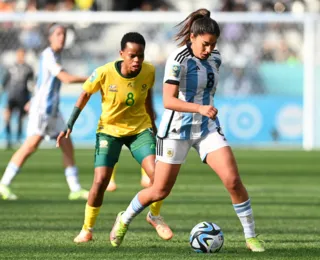 Argentina arranca empate dramático contra África do Sul e segue viva