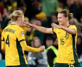 Austrália sai na frente no grupo B e vence Irlanda diante da torcida