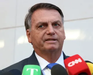 Bolsonaro ataca TSE e diz que volta à Presidência é "uma missão"