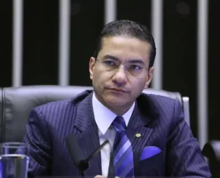 Bolsonaro se isolou e é de extrema-direita, diz Marcos Pereira