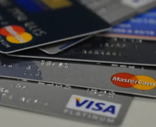 Cartão de crédito é o principal motivo do endividamento entre jovens