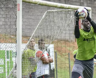 Casos de racismo aumentam no futebol e preocupam entidades do Brasil