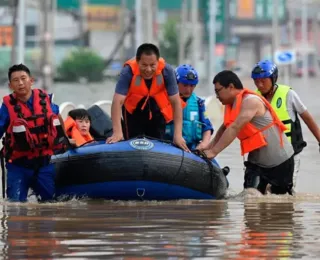 Chuvas torrenciais deixam ao menos 62 mortos na China