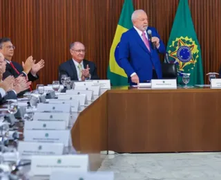 Com crise e disputa pelo Turismo, Lula faz reunião ministerial hoje