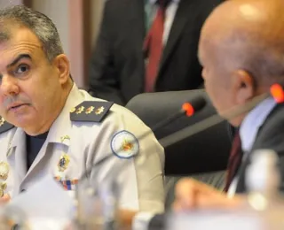 Coronel apresenta atestado e tem depoimento cancelado na CPI do 8/1