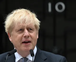 Ex-premiê britânico, Boris Johnson renuncia ao cargo de deputado