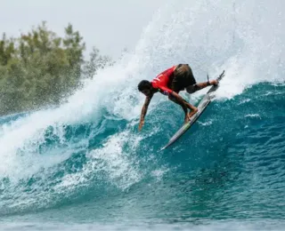 Filipe Toledo e Gabriel Medina vencem suas baterias no ISA Games