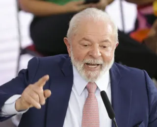 Governo Lula revoga programa de escolas cívico-militares