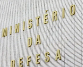 Hacker esteve em reuniões no ministério da Defesa antes de eleição