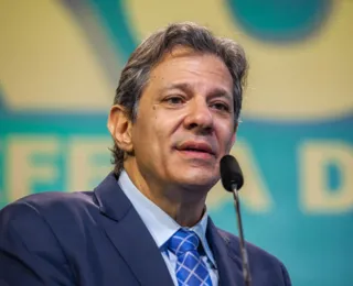 Haddad muda plano de carros populares para atender transporte coletivo