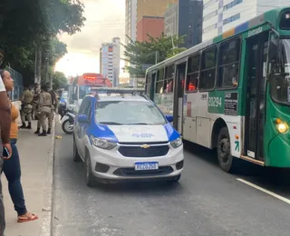 Homem tenta fugir da polícia e é atropelado na Avenida Tancredo Neves