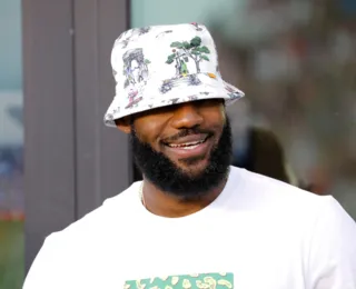 LeBron diz que família está 'saudável' após parada cardíaca do filho