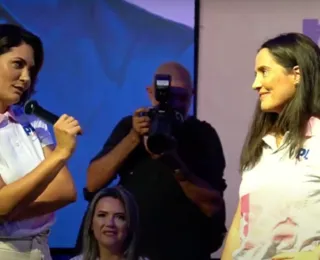 Michelle pede que deputada tire prótese ocular: "eu seguro seu olho"