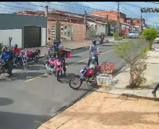 Motoboys são acusados de depredar casa de cliente