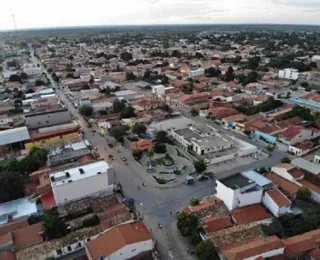 Mulher tenta matar companheiro com garrafa e é presa na Bahia