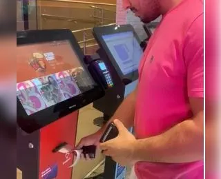 "Onda rosa" em shopping de Salvador marca estreia de Barbie
