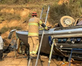 Ônibus que capotou com torcedores estava irregular, revela ANTT