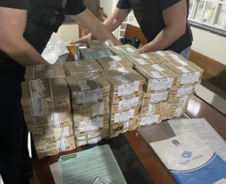 PF encontra sacos de dinheiro vivo com R$ 3,2 milhões