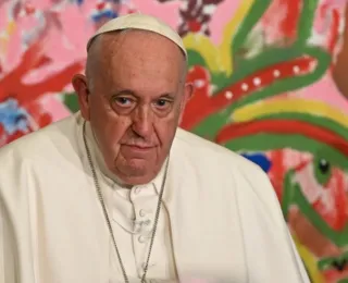 Papa Francisco passará por cirurgia de emergência no intestino