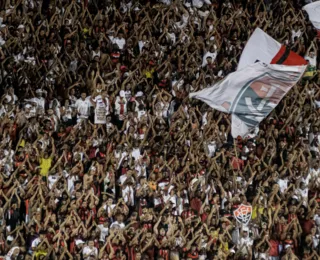 Para se manter no topo, Vitória recebe a Chapecoense no Barradão