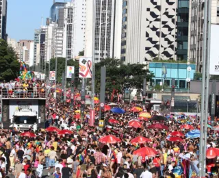 Parada LGBT une luta por políticas e festa na Avenida Paulista