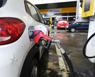 Preços de combustíveis estão em queda nos postos, garante ANP