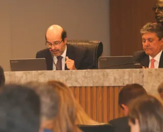 Relator vota pela aprovação das contas de Rui Costa