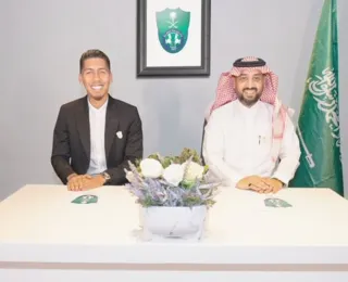 Roberto Firmino assina com clube saudita Al Ahli