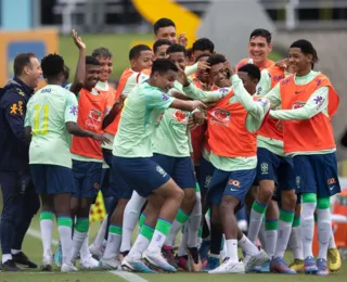 Seleção Brasileira desembarca em Salvador para jogar Copa 2 de Julho