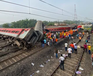 Serviço ferroviário é retomado na Índia após tragédia com 275 mortos