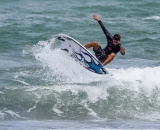 Surfistas baianos viajam com apoio da Sudesb para disputar circuito