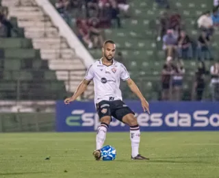 Terceiro cartão amarelo tira João Victor de jogo contra o Sport