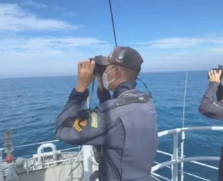 Três pessoas são resgatadas após naufrágio de veleiro na Bahia