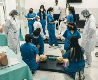 Venezuela, Bolívia e Cuba lideram cursos com médicos reprovados no Rev