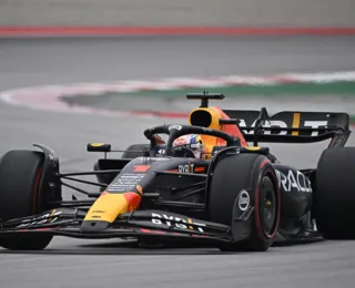 Verstappen faz a 'pole position' do GP da Espanha de F1