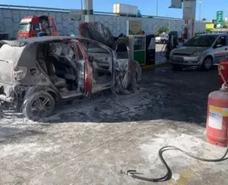 Vídeo: carro com três mulheres explode em posto de combustível