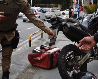 Vídeo mostra desespero de mulher após execução na Av. Tancredo Neves