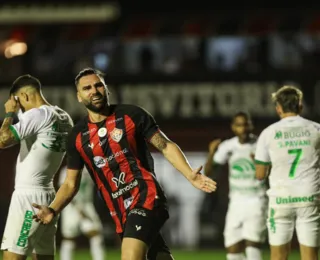 Vitória vence Chape com gol de Gamalho e conquista título simbólico